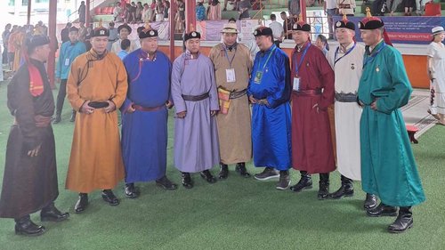 Шагайн харваан насанд хүрэгчдийн ангилалд Өмнөговь аймгийн баг түрүүллээ